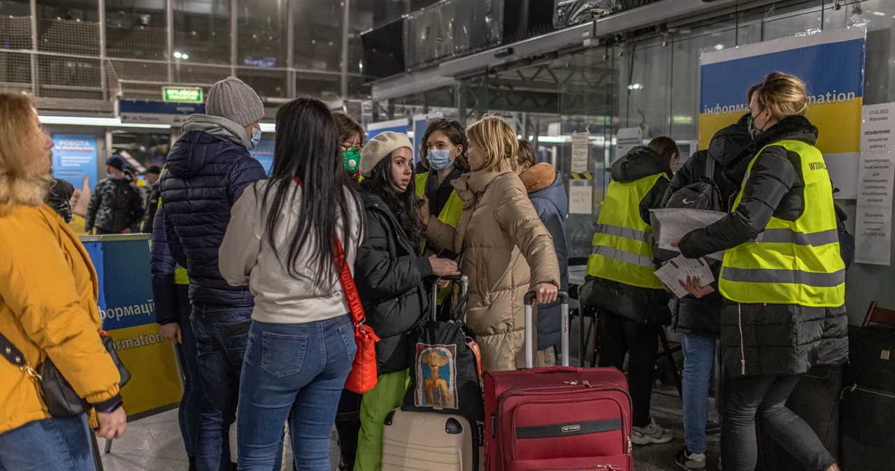 Uchodźcy z Ukrainy na dworcu w Warszawie