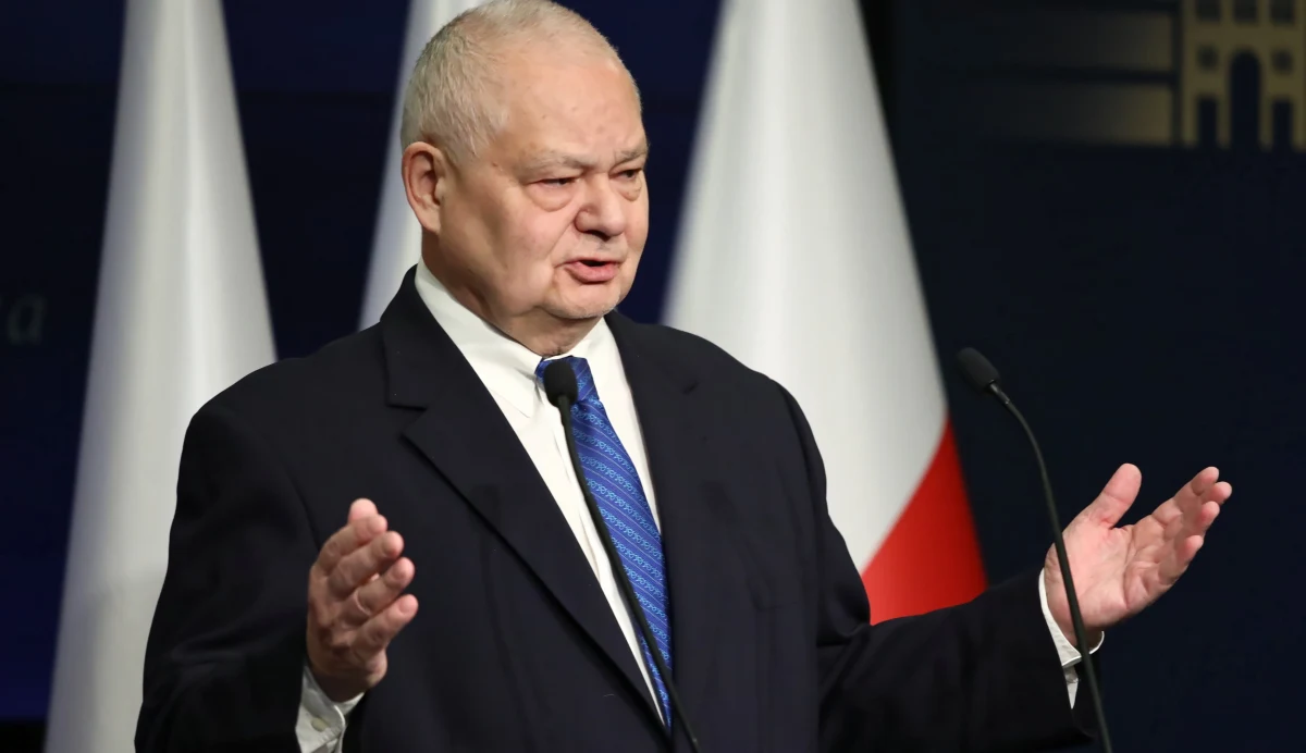 ​Narodowy Bank Polski jest gotów do zareagowania na nadmierne wahania kursu złotego - poinformował bank centralny w komunikacie. Od początku inwazji rosyjskiej na Ukrainie nasza waluta się osłabia. Dzisiaj euro przebiło nawet poziom 4,80 zł, ale złoty szybko się wzmocnił. Był to efekt interwencji walutowej - NBP sprzedał część rezerw w walutach obcych.