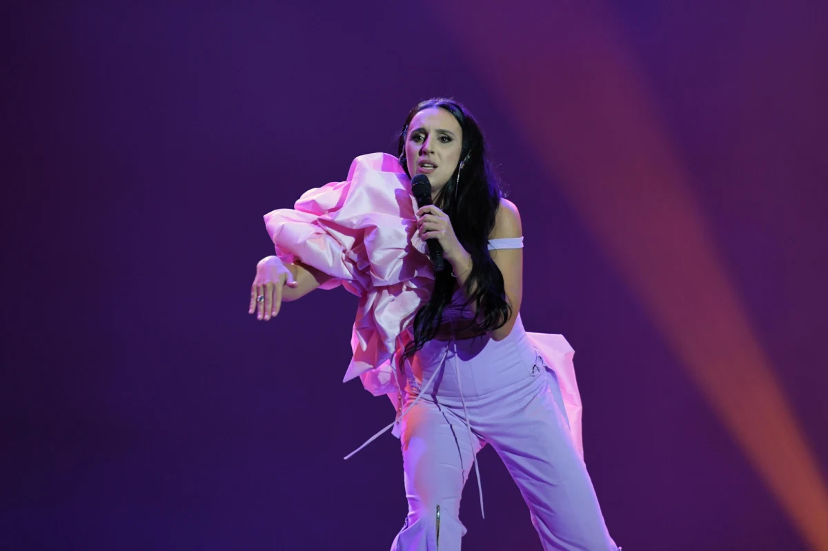 Ukraińska piosenkarka Susana Dżamaładinowa, występująca pod pseudonimem Dżamała, znajduje się wśród licznie napływających do Rumunii uciekinierów wojennych - podało we wtorek bukaresztańskie radio PRO FM. Artystka to zwyciężczyni festiwalu piosenki Eurowizja z 2016 r.