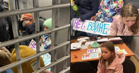 W Rosji miały zostać zatrzymane dzieci, które protestować miały przeciwko wojnie na Ukrainie. Ich zdjęcia umieścił na Twitterze jeden z liderów rosyjskiej opozycji demokratycznej, Ilja Jaszin.
