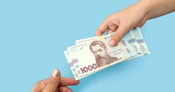 Jest dodatkowe wsparcie dla obywateli Ukrainy w sprzedaży hrywien, czyli ukraińskiej waluty. Jak informowaliśmy, część kantorów odmawia jej przyjęcia. Hrywien w ostatnich dniach jest tak dużo, że ich wymiana na złotówki przestała się opłacać. 