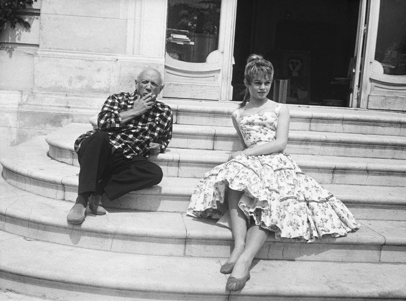 Le Castelet, dom stojący w wiosce Cabris niedaleko Cannes, zapisał się w historii jako miejsce, w którym można znaleźć spokój w trudnym momencie życia. To właśnie w tej XV-wiecznej willi zamieszkała Brigitte Bardot tuż po rozwodzie z pierwszym mężem, scenarzystą Rogerem Vadimem. Teraz posiadłość, która była schronieniem dla Bardot, została wystawione na sprzedaż. Żeby korzystać z jej uroków, trzeba wyłożyć prawie 6 milionów euro.