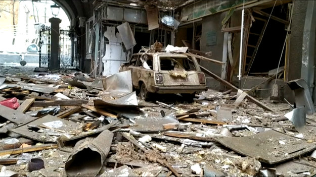 Zrujnowane budynki są świadectwem rosyjskiego ostrzału w centrum Charkowa, drugiego co do wielkości miasta Ukrainy.