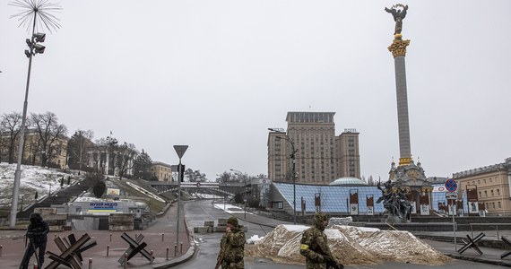 Rosjanie cały czas bombardują ukraińskie miasta. W ogniu walk jest przede wszystkim Kijów, ale także miasta na południu Ukrainy. Kolejne sankcje nakładane są natomiast na Rosję i Białoruś. Zebraliśmy dla Was najważniejsze wydarzenia tego dnia!