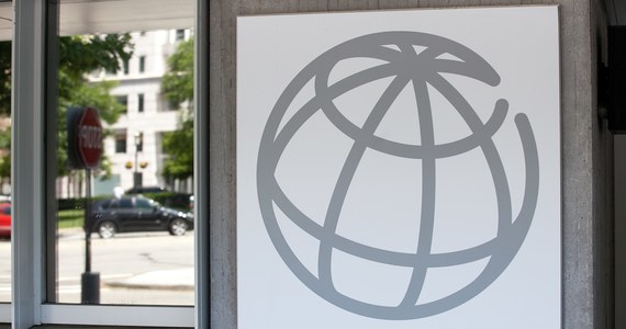 ​Bank Światowy wstrzymuje wszystkie programy w Rosji i na Białorusi z natychmiastowym skutkiem - podał Reuters za oświadczeniem instytucji.