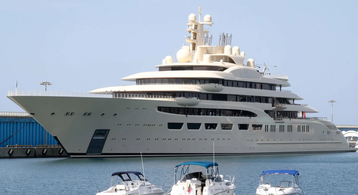 ​Niemieckie władze w Hamburgu skonfiskowały 156-metrowy jacht rosyjskiego miliardera Aliszera Usmanowa, który został objęty sankcjami Unii Europejskiej - poinformował "Forbes", powołując się na trzy źródła.