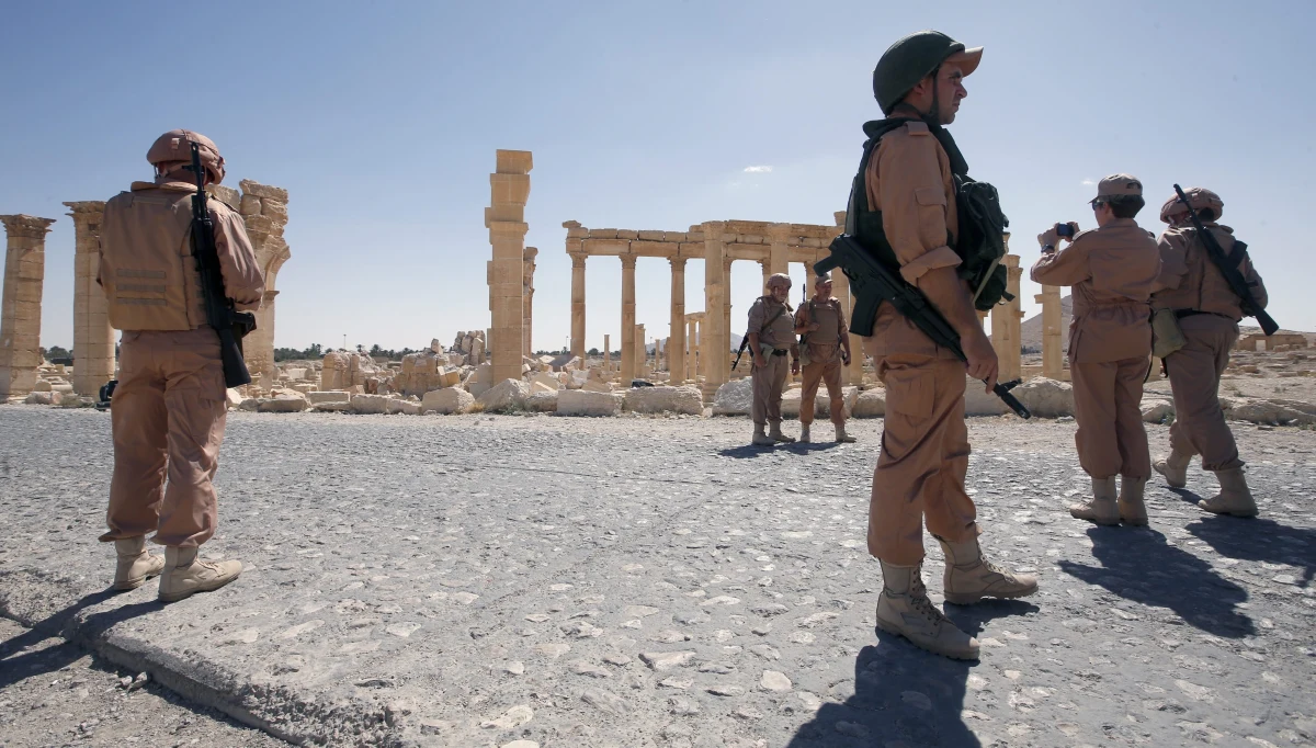 Grupa Wagnera to osnuta tajemnicą formacja najemników, która pojawia się wszędzie tam, gdzie istotne są rosyjskie interesy. Walczyli w Donbasie, Syrii, ochraniają kopalnie w Afryce, a także wspierali prezydenta Wenezueli. Obecnie mają polować na prezydenta Ukrainy Wołodymyra Zełenskiego oraz członków rządu. Kim są "wagnerowcy"? 