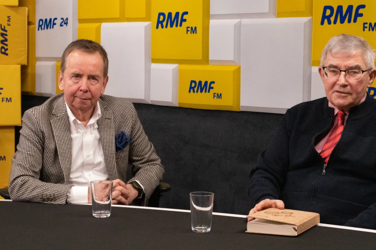 "W marcu będziemy mieć szczyt wzrostu cen paliw" - mówił gość specjalnego wydania Rozmowy w RMF FM główny ekonomista PKN Orlen Adam Czyżewski. Nasz drugi rozmówca, prezes giełdy rolno-spożywczej w podwarszawskich Broniszach Janusz Byliński mówił z kolei, że w związku z inwazją Rosji na Ukrainę  nie przewiduje, żeby podstawowe artykuły znacznie zdrożały.