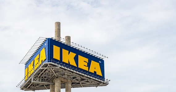 Szwedzki gigant Ikea wstrzymuje całkowicie swoją działalność w Rosji i na Białorusi. Odczuje to 15 tysięcy pracowników przedsiębiorstwa. Także szwedzki koncern odzieżowy H&M poinformował o zawieszeniu sprzedaży w Rosji.