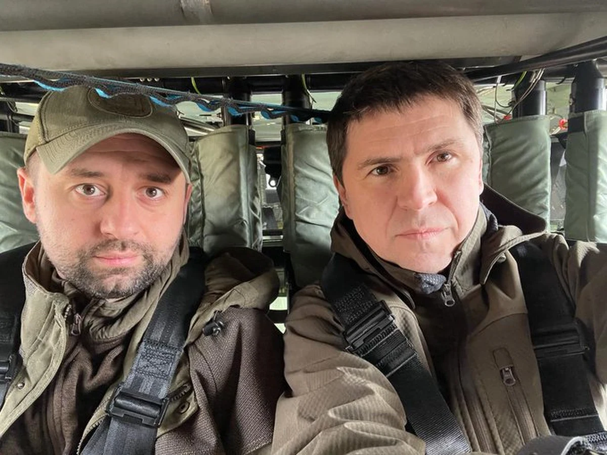 Ukraińska delegacja leci śmigłowcem na rozmowy z rosyjską stroną - podaje jeden z doradców prezydenta Wołodymyra Zełeńskiego. Druga tura negocjacji ma ruszyć około godziny 15:00 czasu polskiego na terenie Białorusi.