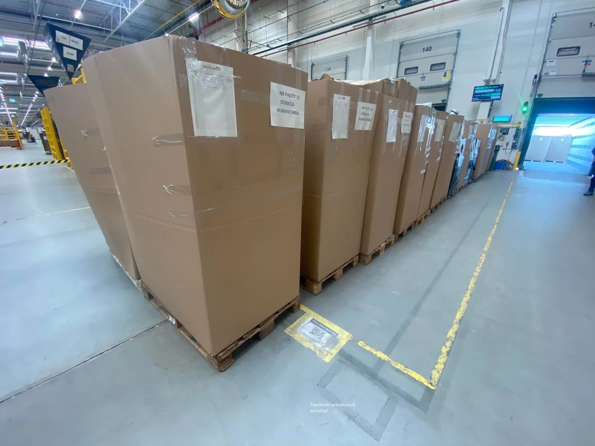 Dwa tiry darów dla ogarniętej wojną Ukrainy zebrali mieszkańcy miast i gmin Zagłębia Dąbrowskiego, będącego częścią woj. śląskiego. Pierwsza ciężarówka wyruszyła w drogę dziś.