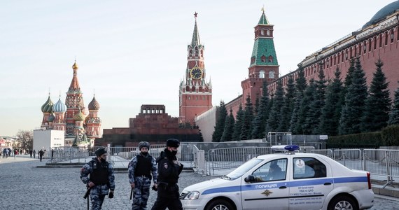 MSZ odradza wszelkie podróże do Rosji i Białorusi. Ministerstwo rekomenduje Polakom, aby wracali z obu tych krajów dostępnymi środkami transportu - komercyjnymi i prywatnymi.