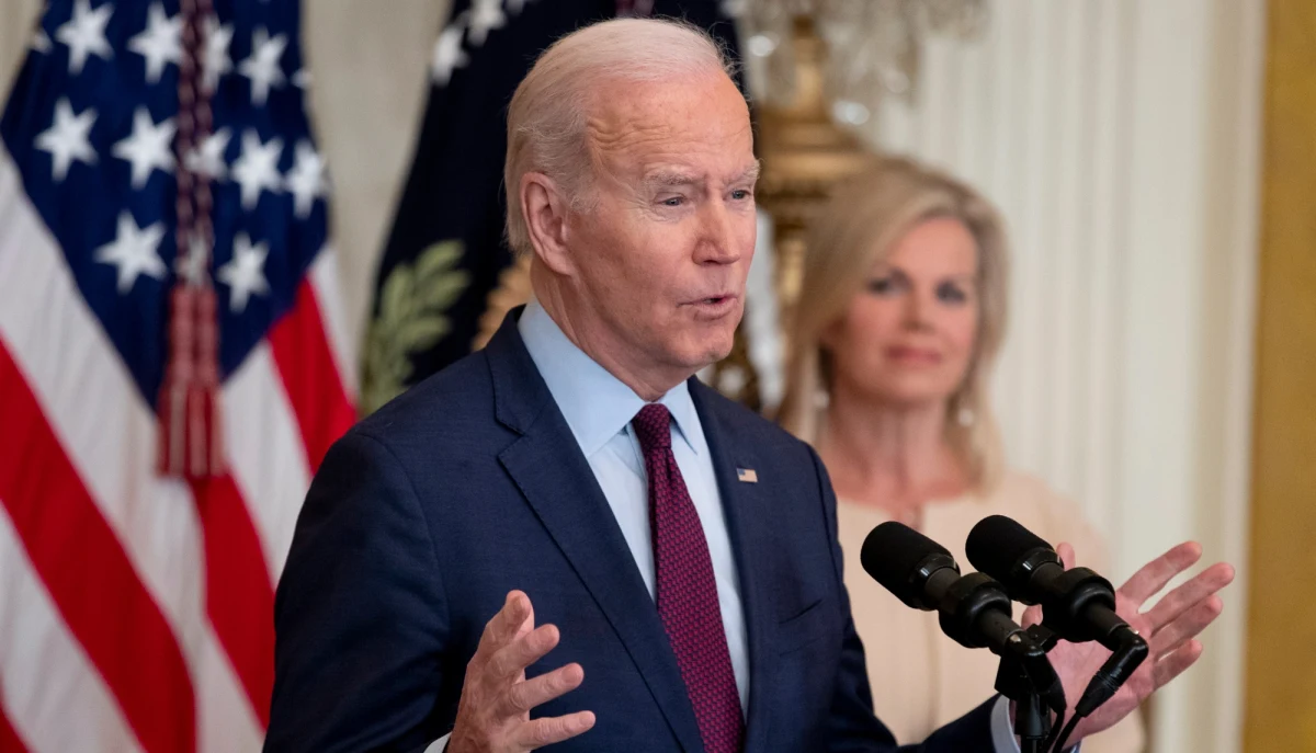 ​Prezydent USA Joe Biden rozmawiał w czwartek wieczorem czasu miejscowego z prezydentem Ukrainy Wołodymyrem Zełenskim i razem z nim wezwał Rosję do zaprzestania walk w obszarze Zaporoskiej Elektrowni Atomowej - poinformował Biały Dom.