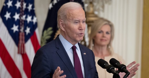 ​Prezydent USA Joe Biden rozmawiał w czwartek wieczorem czasu miejscowego z prezydentem Ukrainy Wołodymyrem Zełenskim i razem z nim wezwał Rosję do zaprzestania walk w obszarze Zaporoskiej Elektrowni Atomowej - poinformował Biały Dom.