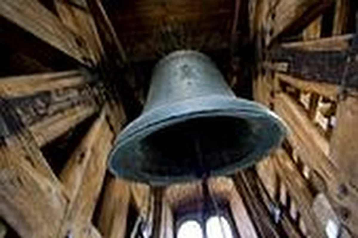 W niedzielę w samo południe nad Krakowem rozlegnie się dźwięk najsłynniejszego polskiego dzwonu. Zygmunt będzie bił na znak solidarności, szacunku i wsparcia dla Ukrainy.

