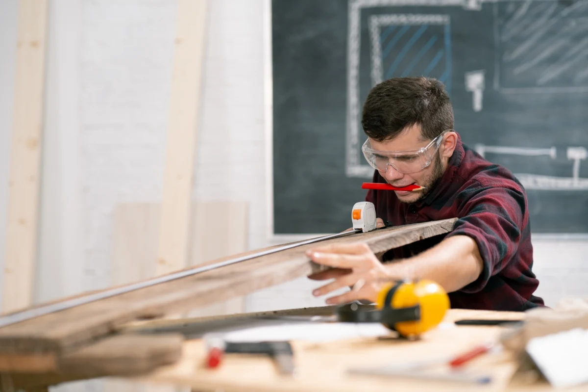 80 procent cudzoziemców zatrudnionych w ubiegłym roku przez pracodawców w Łódzkiem, to byli Ukraińcy. Obywatele tej narodowości są pożądani i poszukiwani na rynku pracy. Polscy pracodawcy chętnie dają im pracę. Obecnie kilkadziesiąt ofert pracy czeka na obywateli Ukrainy w Łodzi.