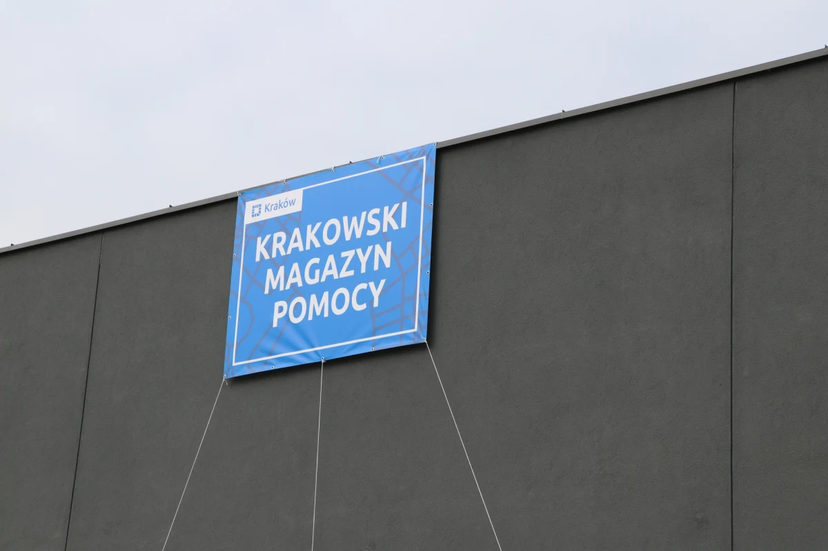 W Krakowie wciąż trwa miejska zbiórka darów dla Ukrainy. Rzeczy są zbierane na Stadionie Miejskim im. Henryka Reymana. Jakie produkty są teraz najpotrzebniejsze?