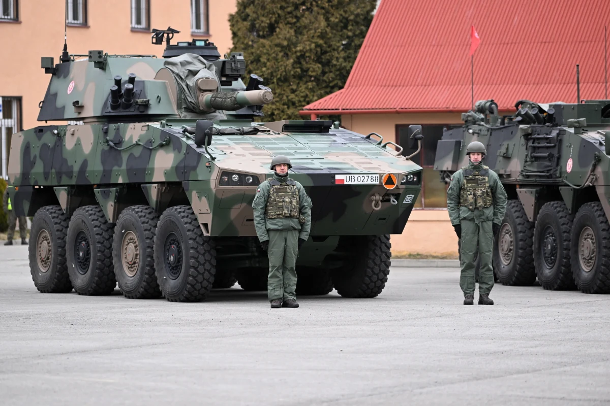 "Armia ukraińska okazała się rzeczywiście dobrą armią. Dzisiaj jest na pewno jedną z lepszych armii w Europie" - mówił gen. Stanisław Koziej w rozmowie z Tomaszem Weryńskim w radiu RMF24. Jak podkreślił były szef Biura Bezpieczeństwa Narodowego, państwo polskie musi się na coś zdecydować: czy chce znacznie zwiększyć budżet i mieć 300-tysięczną armię, czy wystarczy nam rozbudowanie armii do 200 tysięcy.
