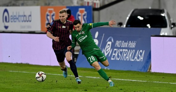 Podrażniona po przegraniu meczu na szczycie Pogoń Szczecin odkuła się za przegraną sprzed tygodnia i kompletnie rozbiła Radomiaka Radom 4:0. "Portowcy" do niedzieli wracają na szczyt tabeli ekstraklasy.