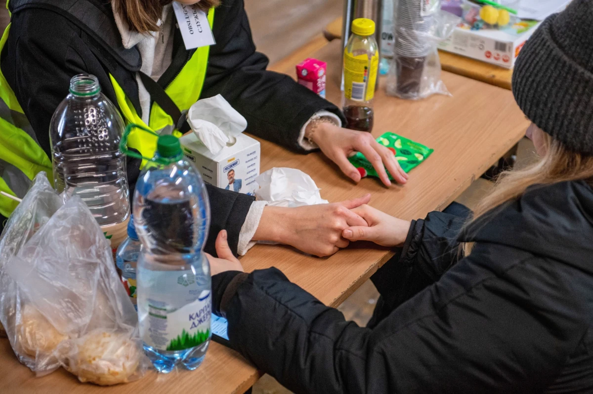 64 143 osoby wjechały minionej doby z Ukrainy do Polski przez przejścia graniczne w województwie lubelskim. Najdłużej na wjazd do Polski oczekują podróżni w Dołhobyczowie.
