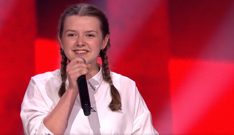 14-letnia Karolina Mikołajczak odwróciła dwa fotele w "The Voice Kids", jednak już teraz w opinii niektórych widzów, jest ona jedną z faworytek do wygrania programu. 