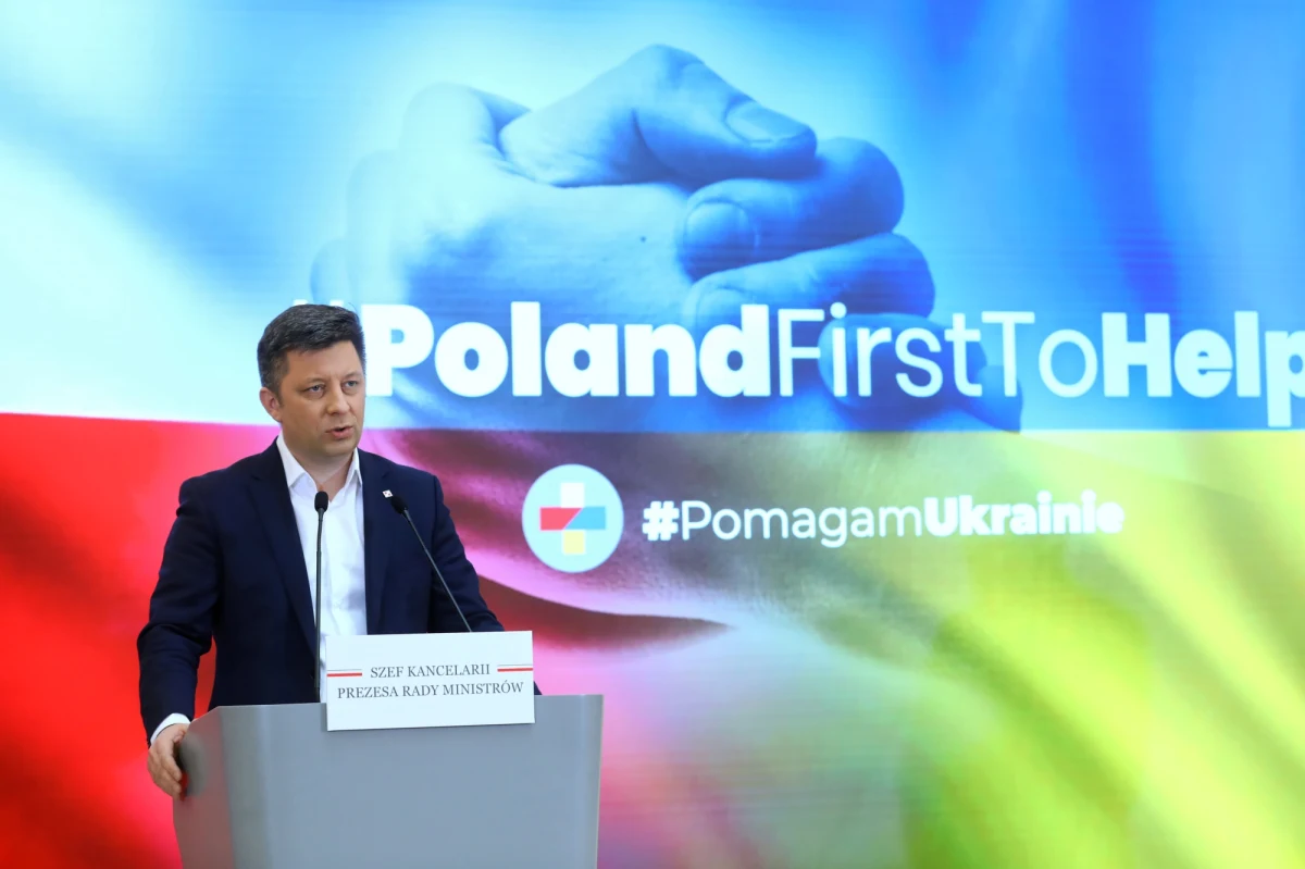 "W ramach istniejącej strony pomagamukrainie.gov.pl uruchamiamy centralną, rządową platformę koordynacji pomocy humanitarnej" - powiedział szef kancelarii premiera Michał Dworczyk. "Udało się stworzyć najprostszą możliwą formę odprawy pomocy humanitarnej, rezygnując ze względu na wojnę z normalnych procedur" – dodał polityk. 