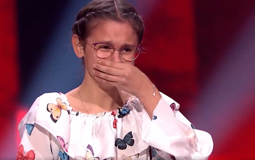 12-letnia Magda Maciołek w "The Voice Kids" odwróciła wszystkie trzy fotele. Młoda uczestniczka programu emocjonalnie zareagowała na to, co stało się na scenie. 