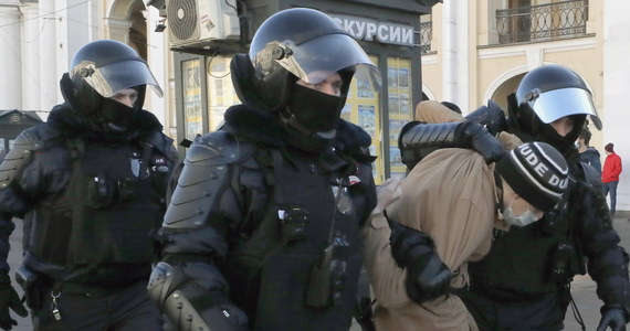Ben 3,5mila persone sono state arrestate domenica in Russia per aver combattuto contro la guerra