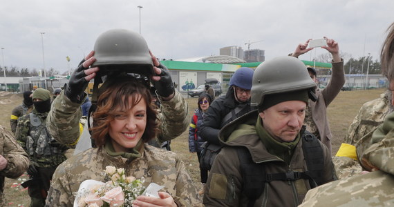 W ciągu 11 dni rosyjskiej inwazji na Ukrainie zarejestrowano prawie 4 tys. małżeństw oraz 4,3 tys. narodzin - poinformowało w niedzielę ministerstwo sprawiedliwości Ukrainy.