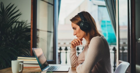 Zajęcia z podstaw języka ukraińskiego dla nauczycieli organizuje Ośrodek Doskonalenia Nauczycieli ze Szczecina. We wtorek 8 marca rusza druga tura prowadzonych on line lekcji. Pierwsza edycja była rozchwytywana. "Nauczyciele z Podkarpacia i Lubelszczyzny błagali, by wpisać ich na listę".