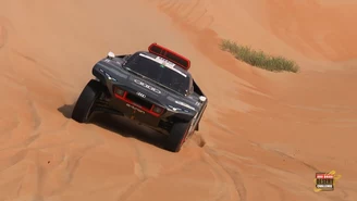 Drugi etap Abu Dhabi Desert Challenge. Peterhansel utrzymuje pierwsze miejsce w klasyfikacji samochodów. WIDEO