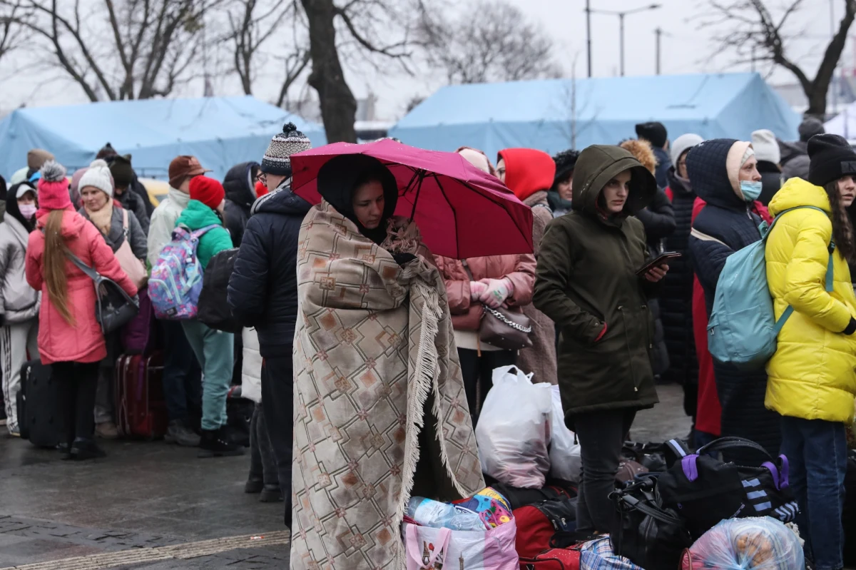 Cywile zaczęli opuszczać ukraińskie miasta korytarzami humanitarnymi: chodzi o Sumy, Irpień i Mariupol. 