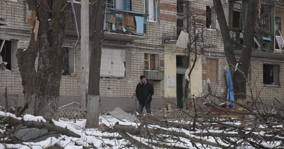 Obecnie najtrudniejsza sytuacja humanitarna na Ukrainie jest w rejonie buczańskim w obwodzie kijowskim - podają ukraińskie służby ds. sytuacji nadzwyczajnych. W miejscowościach okupowanych przez Rosję jej żołnierze dokonują zabójstw i gwałtów, kradną.