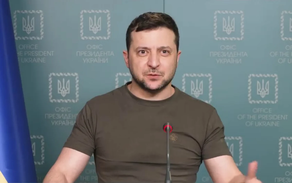 "Wina za każdą śmierć oczywiście leży po stronie Rosji. Wina spoczywa na okupantach, ale odpowiedzialność za to jest także na tych, którzy od trzynastu dni nie potrafią podjąć decyzji o zapewnieniu bezpieczeństwa ukraińskiego nieba, gdzieś tam w Europie, na Zachodzie" - powiedział prezydent Ukrainy Wołodymyr Zełenski podczas wtorkowego wystąpienia.  Inwazja Rosji na Ukrainę trwa od 24 lutego.