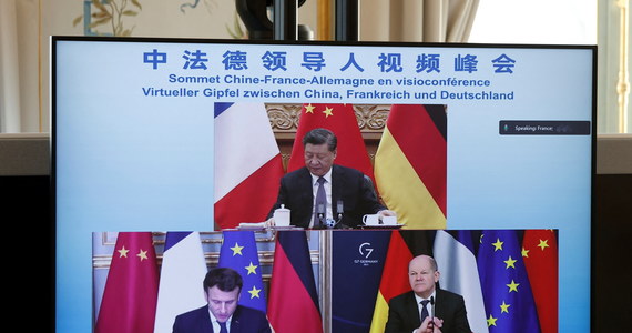 Prezydent Chin Xi Jinping, podczas wideokonferencji z prezydentem Francji Emmanuelem Macronem i kanclerzem Niemiec Olafem Scholzem, powiedział, że należy zapobiec eskalacji "sytuacji na Ukrainie" i nie dopuścić, by wymknęła się ona spod kontroli.