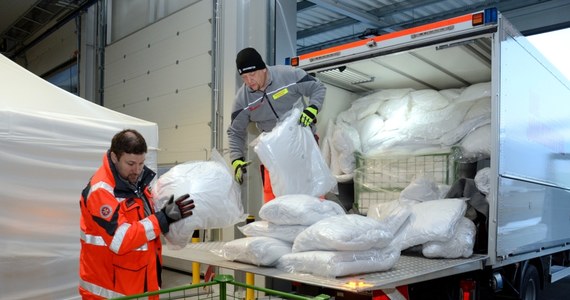 Żywność, artykuły higieniczne i środki medyczne najpotrzebniejsze dla obywateli ogarniętej wojną Ukrainy są gromadzone we Wrocławiu w Międzynarodowym HUB-ie Pomocy Humanitarnej. Jak poinformował marszałek województwa Cezary Przybylski dotarły tam m.in. dwa transporty z pomocą humanitarną z Dolnej Saksonii i Saksonii.

