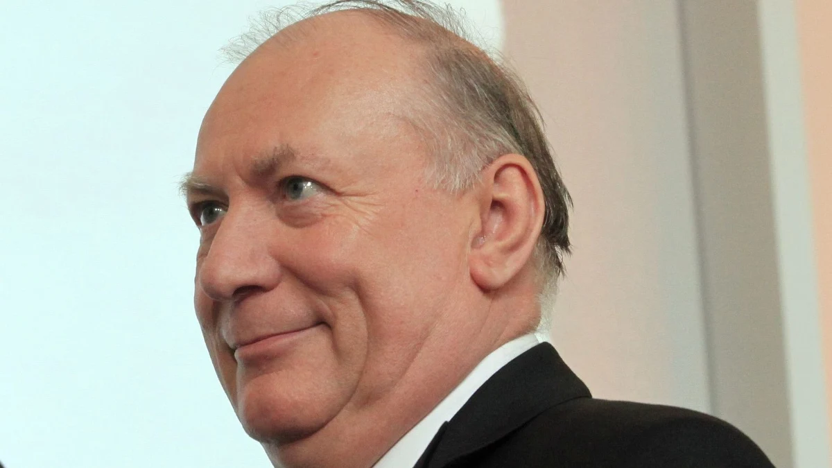 „Wzrost będzie pokaźny. Jeżeli weźmiemy typowy kredyt na mieszkanie na 300 tysięcy złotych na 25 lat, przy standardowej marży, to miesięcznie będzie to ok. 600 złotych więcej. Z 1450 złotych do 2050 złotych. To będzie najwyższy wzrost tej serii podwyżek, którą obserwowaliśmy od września ubiegłego roku. Nie mam dobrych wiadomości - spodziewam się jeszcze kolejnych podwyżek” - powiedział w Popołudniowej rozmowie w RMF FM prof. Marian Noga, ekonomista, były członek Rady Polityki Pieniężnej komentując dzisiejszą podwyżkę stóp procentowych.