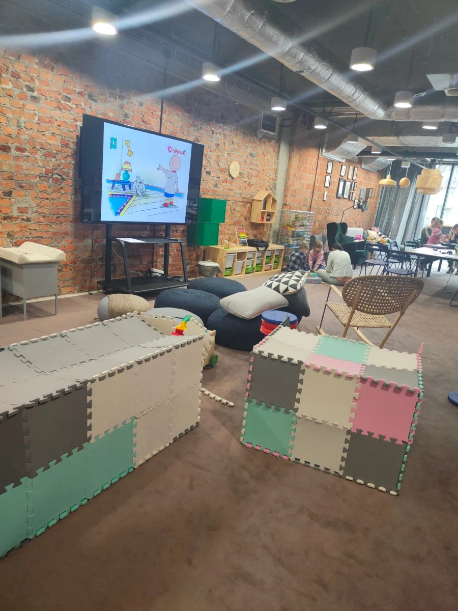 ​Centrum Spotkania Kultur w Lublinie szuka wolonatriuszy, którzy zechcą pomagać w świetlicy utworzonej dla dzieci z Ukrainy. Mile widziana jest znajomość języka ukraińskiego, jednak niekoniecznie. 