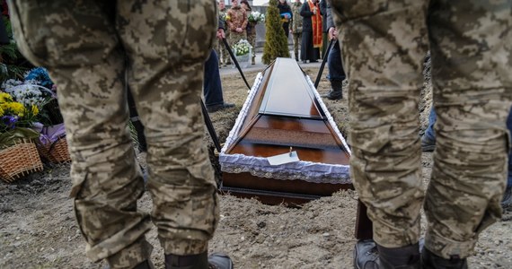 Rosyjskie wojska zmniejszyły intensywność natarcia, obecnie przegrupowują się i zmieniają strategię - powiedziała w środę wiceminister obrony Ukrainy Hanna Malar.