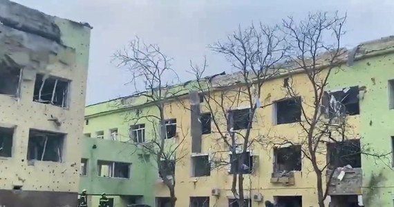17 osób zostało rannych w środę w wyniku rosyjskiego ataku lotniczego na szpital położniczy w Mariupolu na południowym-wschodzie Ukrainy – poinformował szef administracji obwodu donieckiego Pawło Kyryłenko. Od początku wojny w mieście zginęło ponad 1200 cywilów.