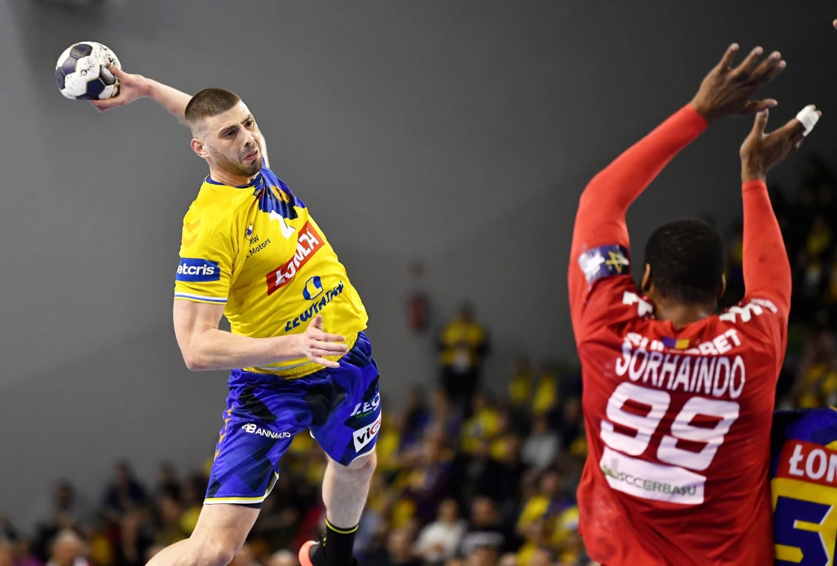 Piłkarze ręczni Łomży Vive Kielce wygrali we własnej hali z Dinamem Bukareszt 34: 29 (20:13) w ostatniej kolejce fazy grupowej Ligi Mistrzów i zapewnili sobie bezpośredni awans do ćwierćfinału.