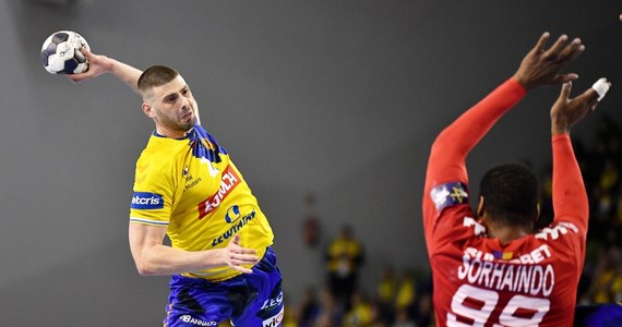 Piłkarze ręczni Łomży Vive Kielce wygrali we własnej hali z Dinamem Bukareszt 34: 29 (20:13) w ostatniej kolejce fazy grupowej Ligi Mistrzów i zapewnili sobie bezpośredni awans do ćwierćfinału.