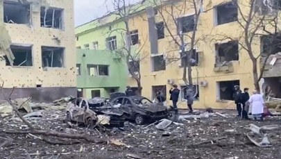 Zełenski: Zbombardowanie szpitala w Mariupolu to zbrodnia wojenna 