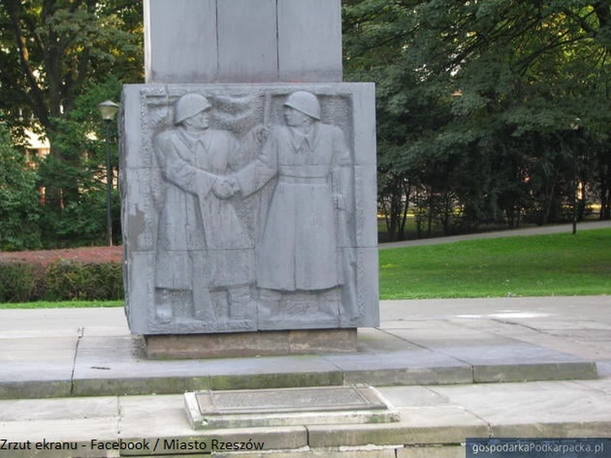 ​"Ratujmy honor miasta!" - apeluje Marcin Maruszak, prezes Stowarzyszenia Rodzin Żołnierzy Niezłomnych Podkarpacia i redaktor naczelny "Tajnej Historii Rzeszowa". Jak mówi, cytowany przez portal rzeszow-news, "jeśli w ciągu kilku dni nie zostaną podjęte odpowiednie decyzje, to inicjatywę w tej sprawie przejmie strona społeczna".
