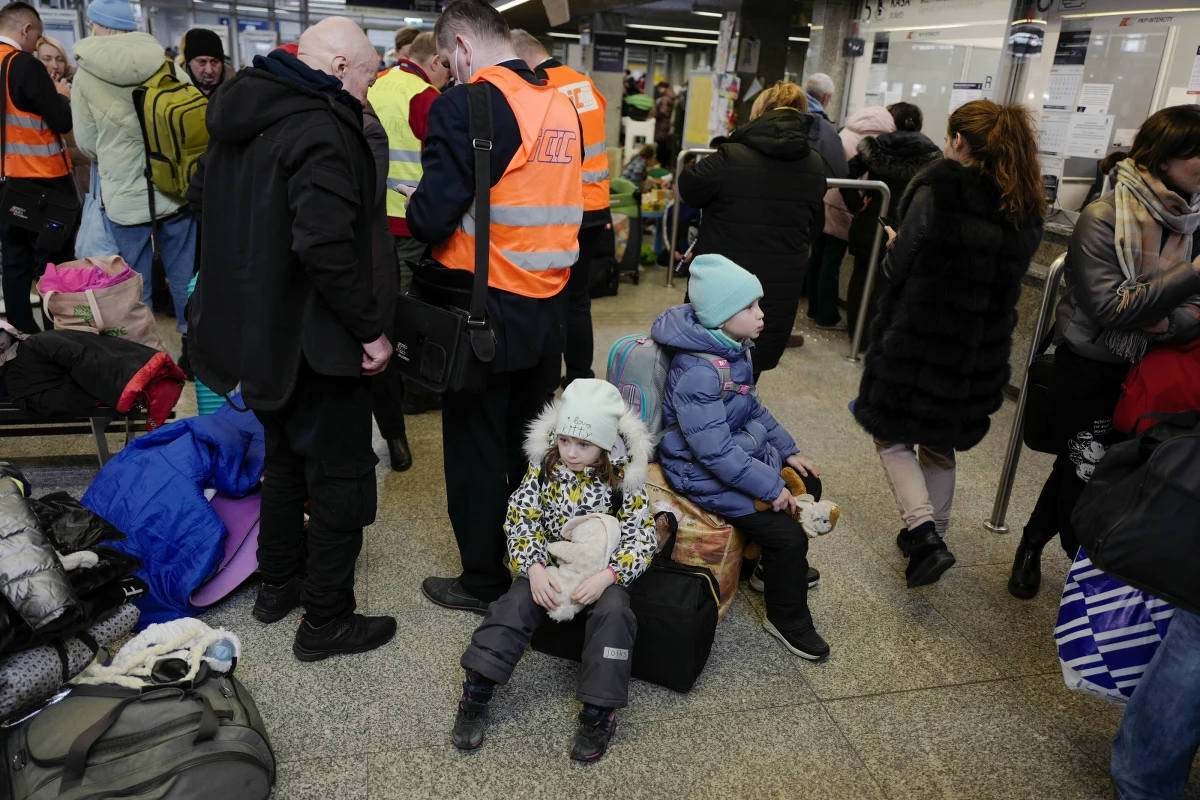 Najmłodsi uchodźcy z Ukrainy mogą znaleźć opiekę w warszawskim Teatrze Rampa. "Obecnie mamy codziennie około 20 dzieci w wieku od maluchów do 10 lat" - mówi dyrektor Teatru Rampa Michał Walczak.