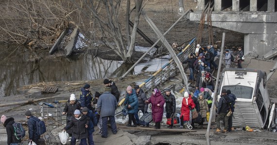 Wicepremier Ukrainy Iryna Wereszczuk zapowiedziała możliwość otwarcia korytarzy humanitarnych z miast atakowanych przez siły rosyjskie. Ma być ich 7. Transport ma się odbywać głównie własnymi samochodami, ale w niektórych miejscach po uchodźców zostaną wysłane autobusy. 