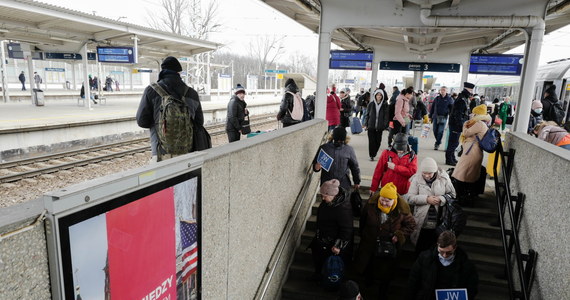 Potrzebne są pilne działania ratunkowe pozwalające godnie przeżyć najbliższe miesiące przez dzieci i osoby z niepełnosprawnością, które przed wojną szukają schronienia w Polsce. Marszałek Województwa Zachodniopomorskiego Olgierd Geblewicz zwraca się w tej sprawie do premiera Mateusza Morawieckiego. Samorządowcy deklarują zaangażowanie się w opracowanie systemu wsparcia.