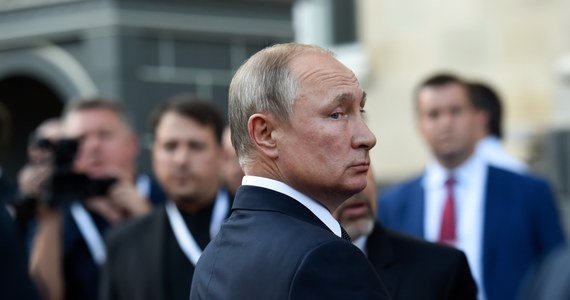 "Rosyjski prezydent Władimir Putin działa w desperacji i będzie próbował zastraszyć Ukraińców i Zachód, zapewne zanim przegra, sprawy będą wyglądały jeszcze gorzej" - powiedział Andriej Kozyriew. Były szef rosyjskiej dyplomacji udzielił wywiadu amerykańskiej stacji MSNBC. 