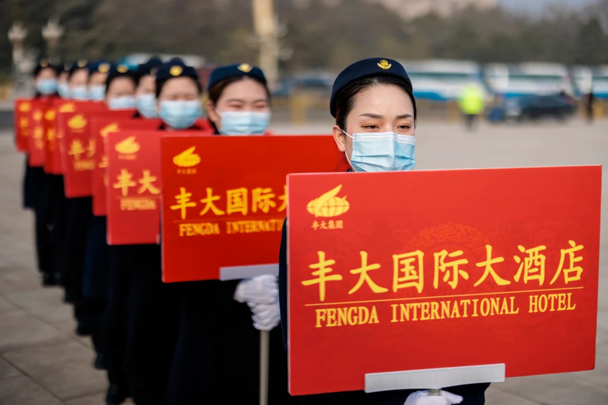 Ministrowie spraw zagranicznych Rosji i Ukrainy spotkali się dzisiaj w tureckiej Antalyi. Siergiej Ławrow w cyniczny sposób oznajmił, że Rosja nikogo nie zaatakowała. "Chcemy przyjaznej, zdemilitaryzowanej Ukrainy, która nie będzie zagrażała Moskwie" - mówił. W co gra polityk Putina? Dlaczego Kreml cały czas prezentuje taką narrację? Krzysztof Urbaniak rozmawiał o tym w radiu RMF24 z byłym ambasadorem RP na Łotwie i w Armenii, dr Jerzym Markiem Nowakowskim.