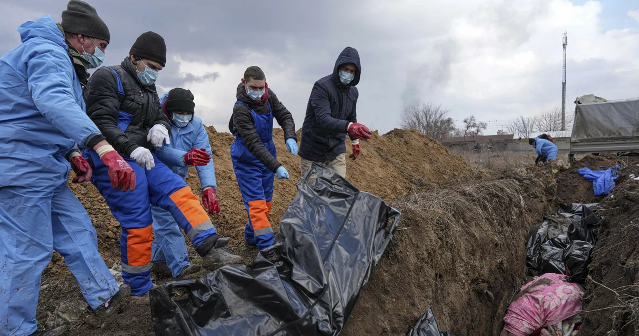 Mariupol. Brakuje jedzenia i wody, ludzie umierają z pragnienia